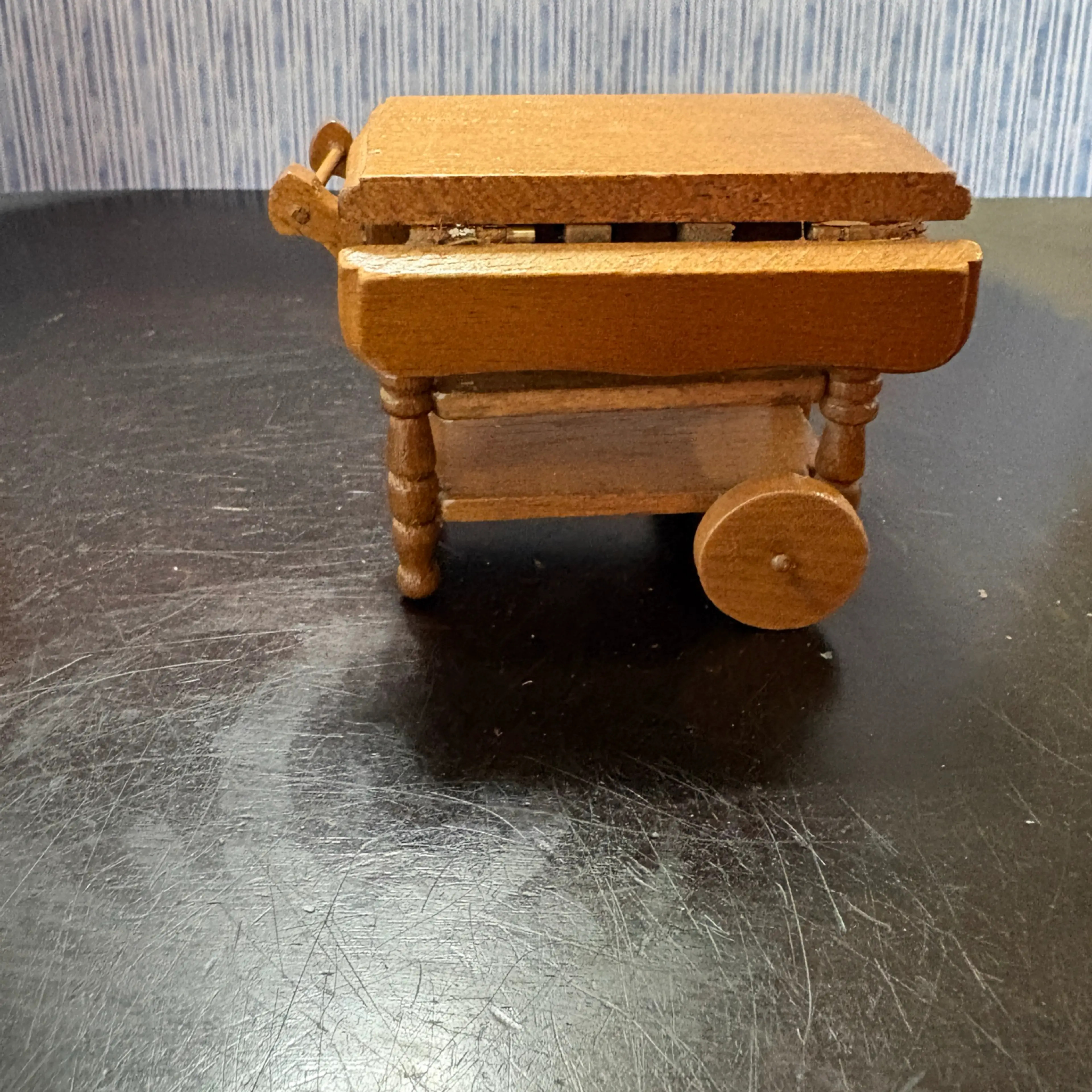 Image 4 of 8