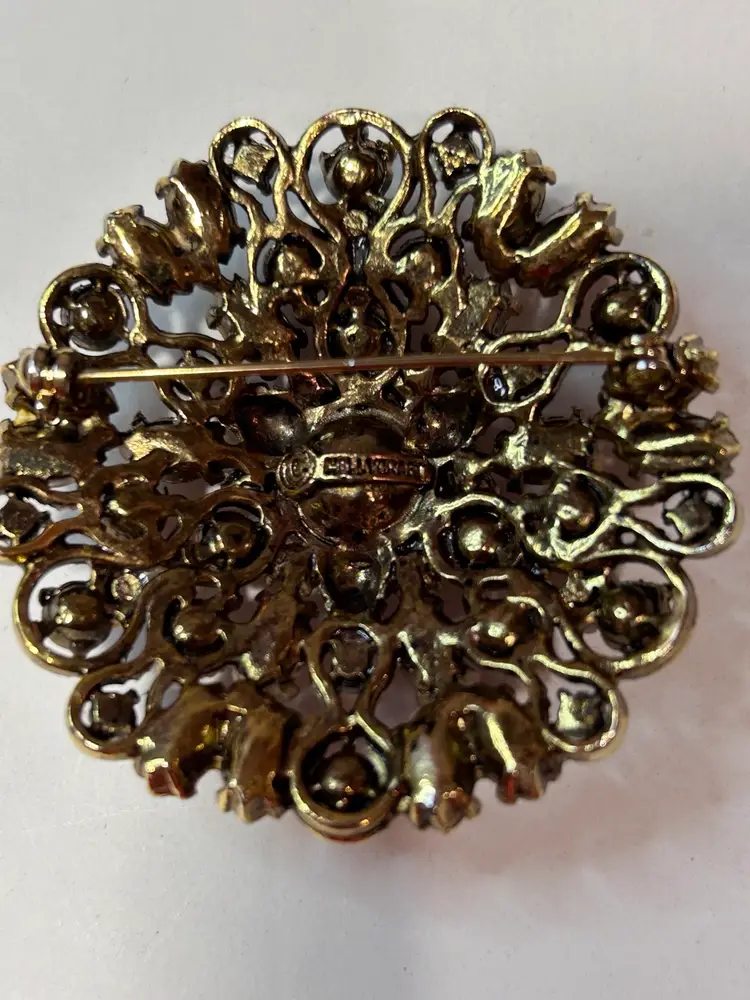 Stunning Hollycraft Brooch 