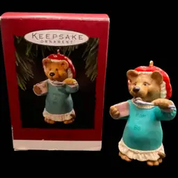 Vintage 1994 Hallmark Keepsake Christmas Ornament – “Mom to Be”