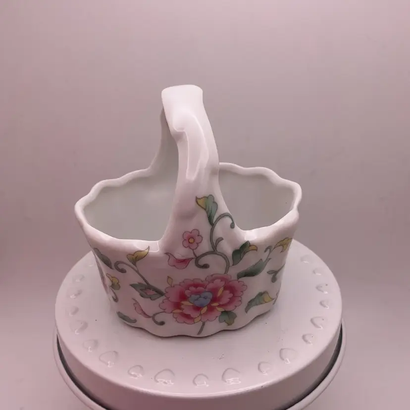 POW3 VTG Ceramic Basket Floral Flowers 3.5”