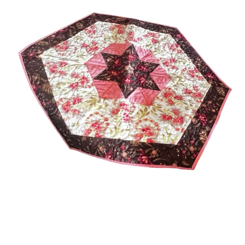 28 Vintage Machine Stitch Table Topper Quilted Approximately 31 Inches Across