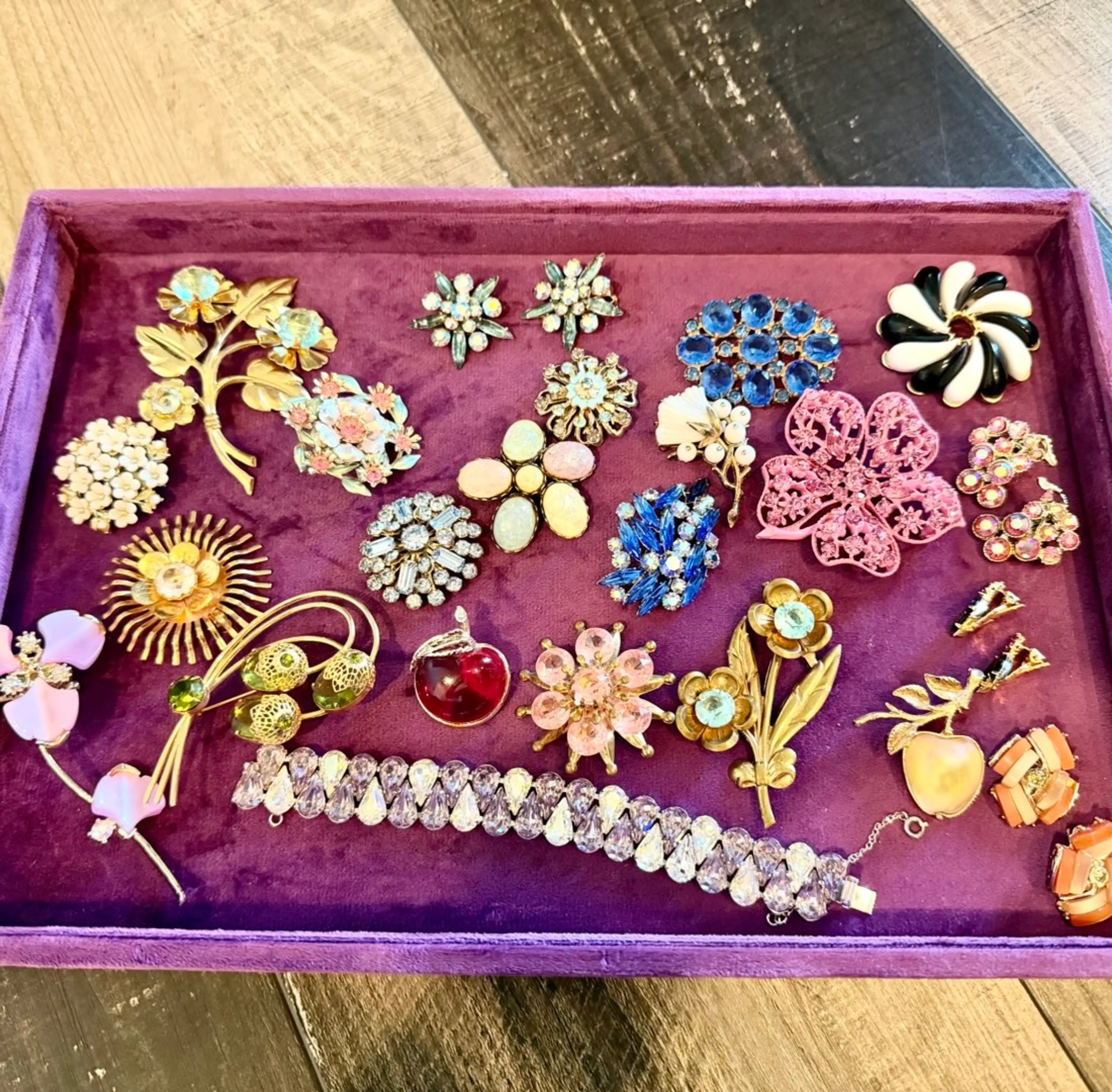 Quick Jewelry Show! Brooches & More! ❤️