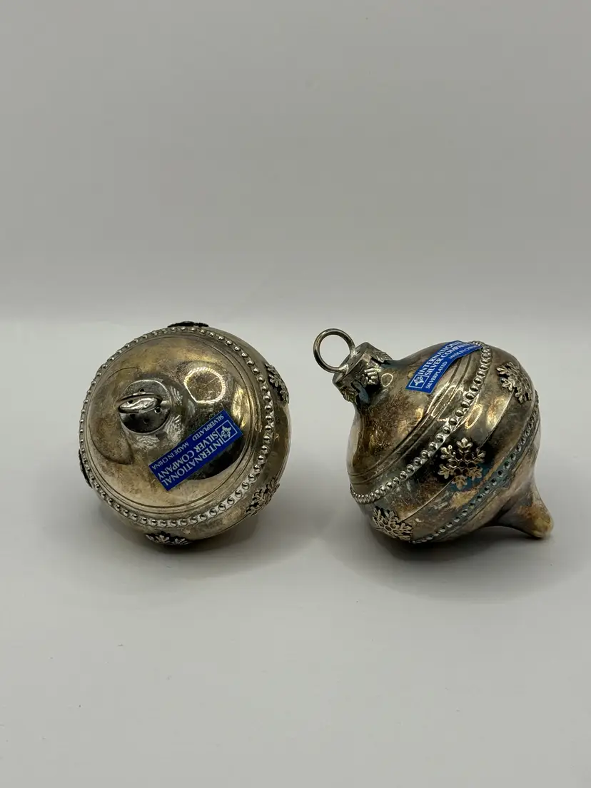 Vintage 1999 Silver-Plated Christmas Holiday Ornaments Salt & Pepper Shakers, By International Silver Company, East Boston, MA, Made In China, MPN 99119808, Box Included