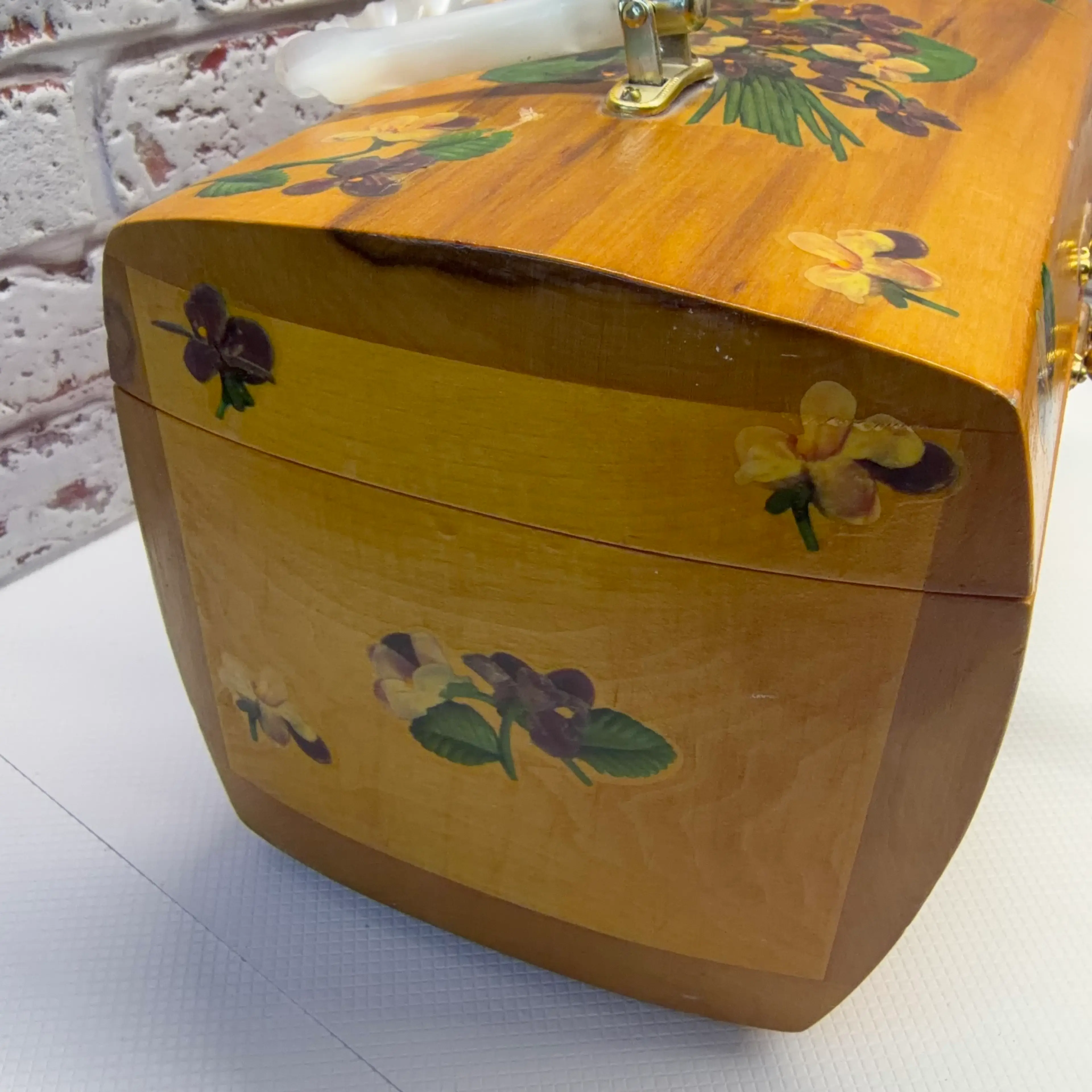 Image 4 of 18