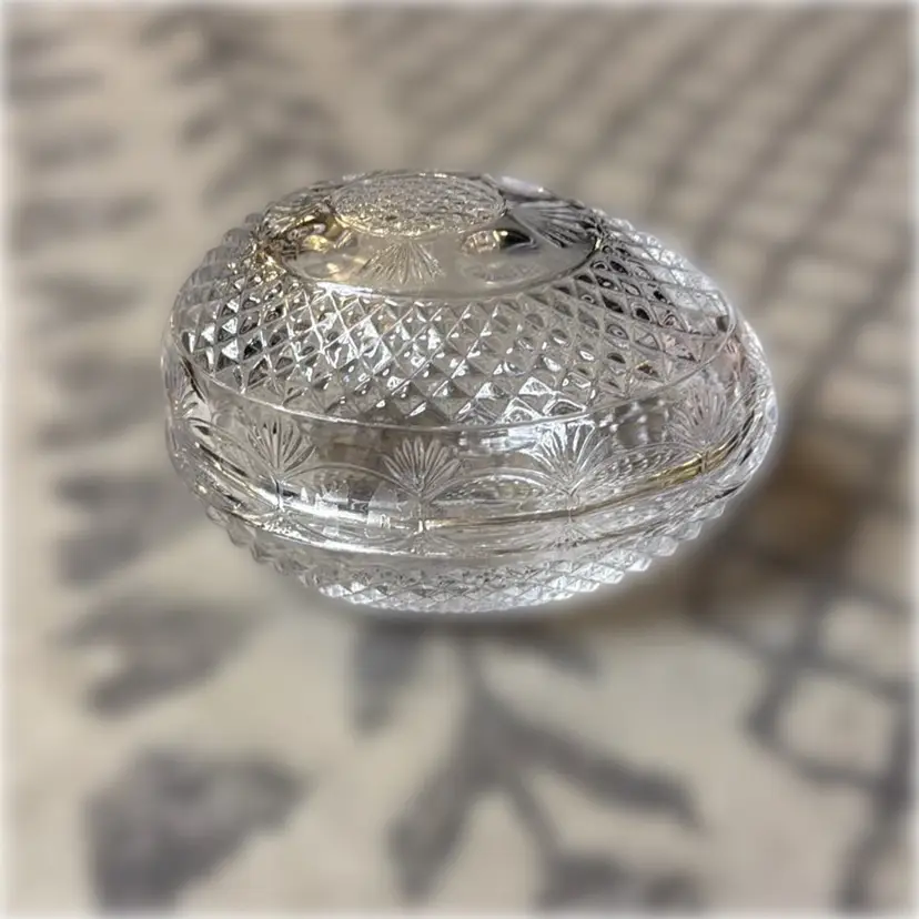 Clear Cut Glass Avon Mother’s Day 1977 Trinket Box - 4.5” long, 3.25” wide, and 3” tall