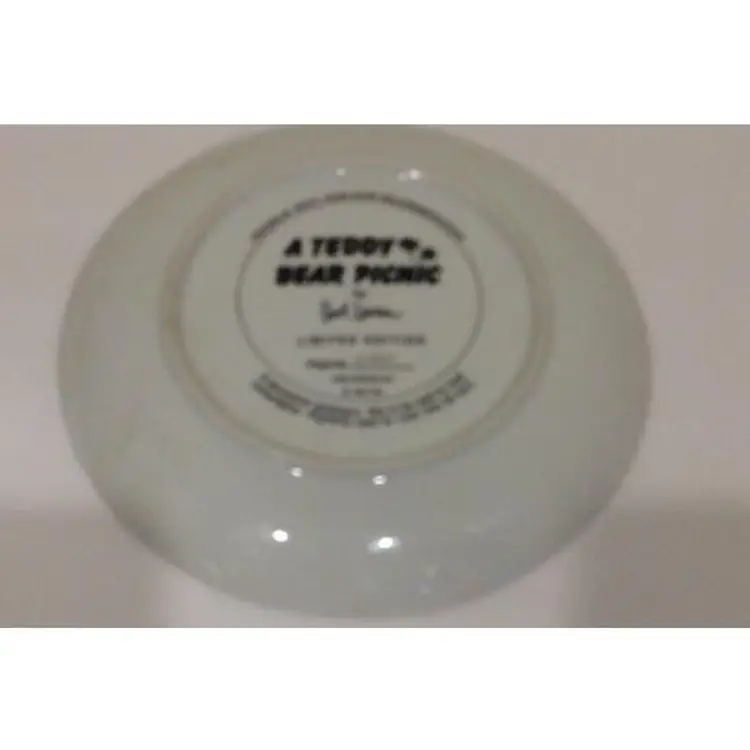 FRANKLIN MINT HEIRLOOM, A TEDDY BEAR PICNIC by CAROL LAWSON COLLECTORS PLATE