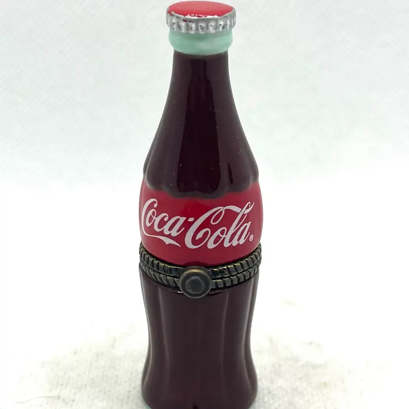 1999 Midwest Of Cannon Falls porcelain hinged Coca Cola bottle trinket box with bottle cap trinket