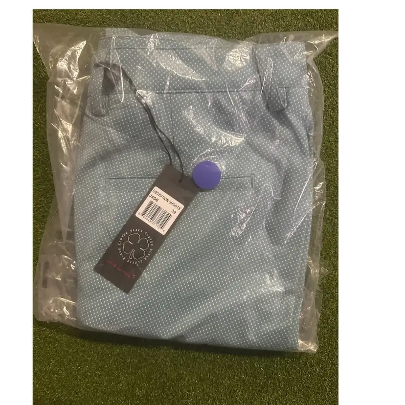 New with Tags Black Clover Golf shorts Size 32