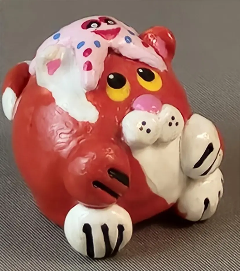 Shirley's Cats - Ginger and White with Starfish