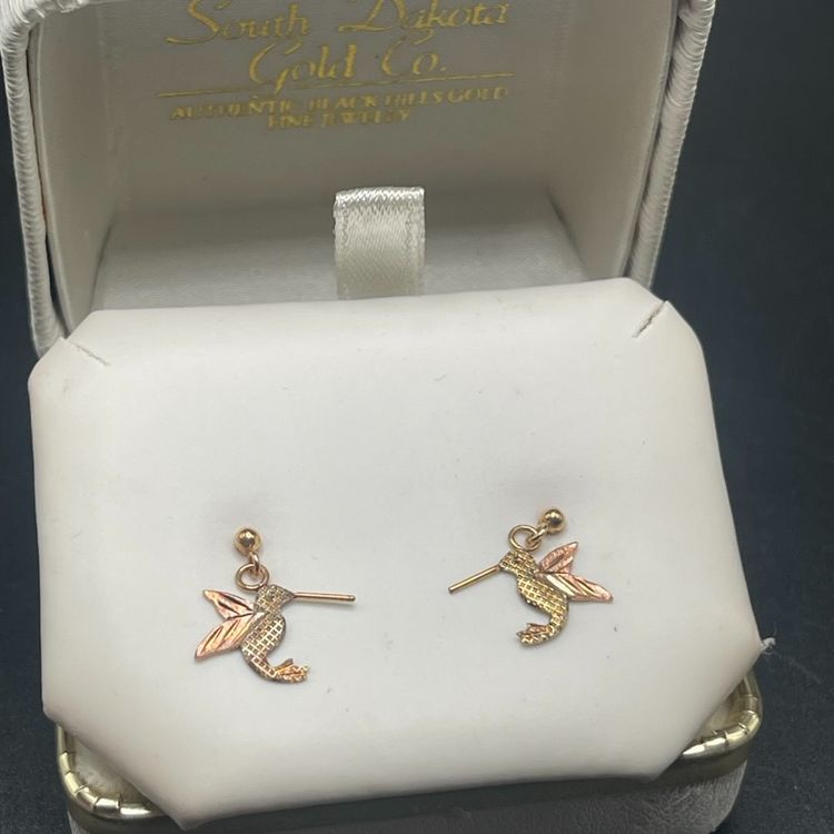 10K Black Hills Gold Hummingbird Stud Earrings – Two-Tone Rose & Yellow Gold