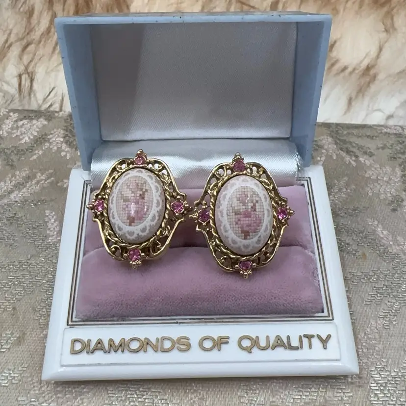 Vintage Rare Loree Clip On Earrings Rose Design