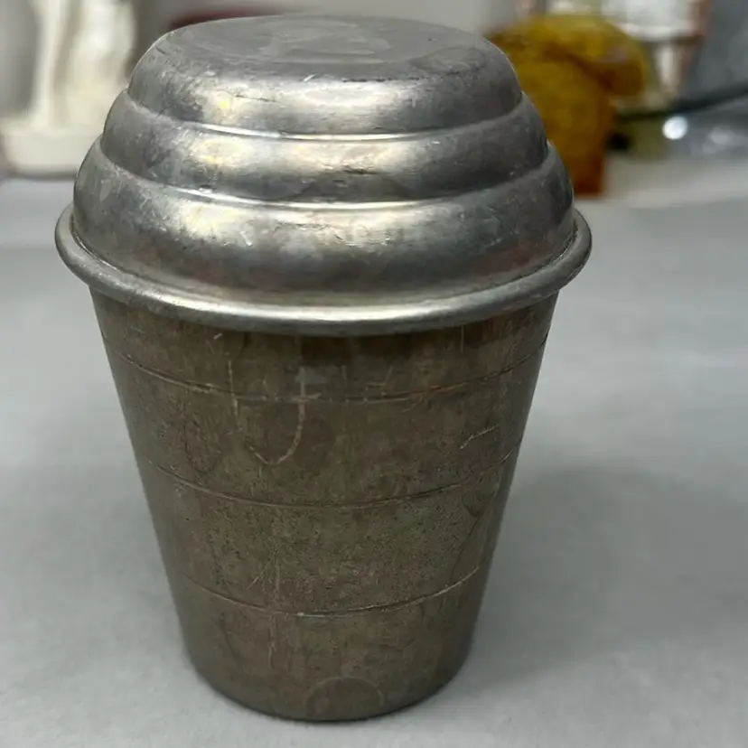1 Cup Measure With Shaker Lid