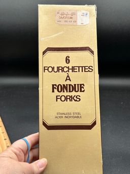 Set Of 6 Vintage Stainless Steel Fondue Forks w/Wooden Handles In Original Box
