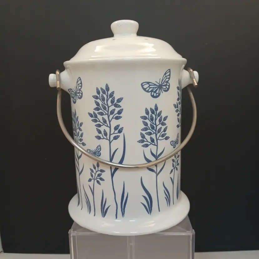 Kitchen Compost Keeper w/filter - Excellent Condition