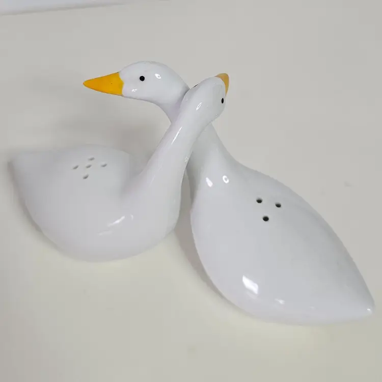 Avon Geese S&P Shakers