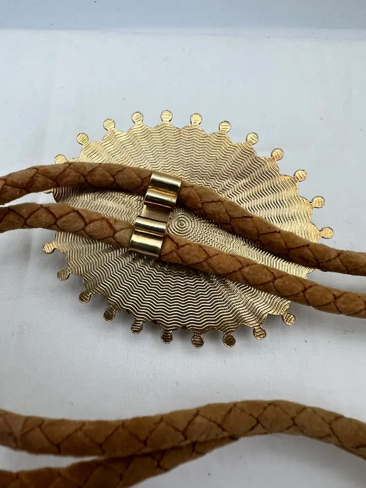 CAT EYE WITH GOLD BOLO