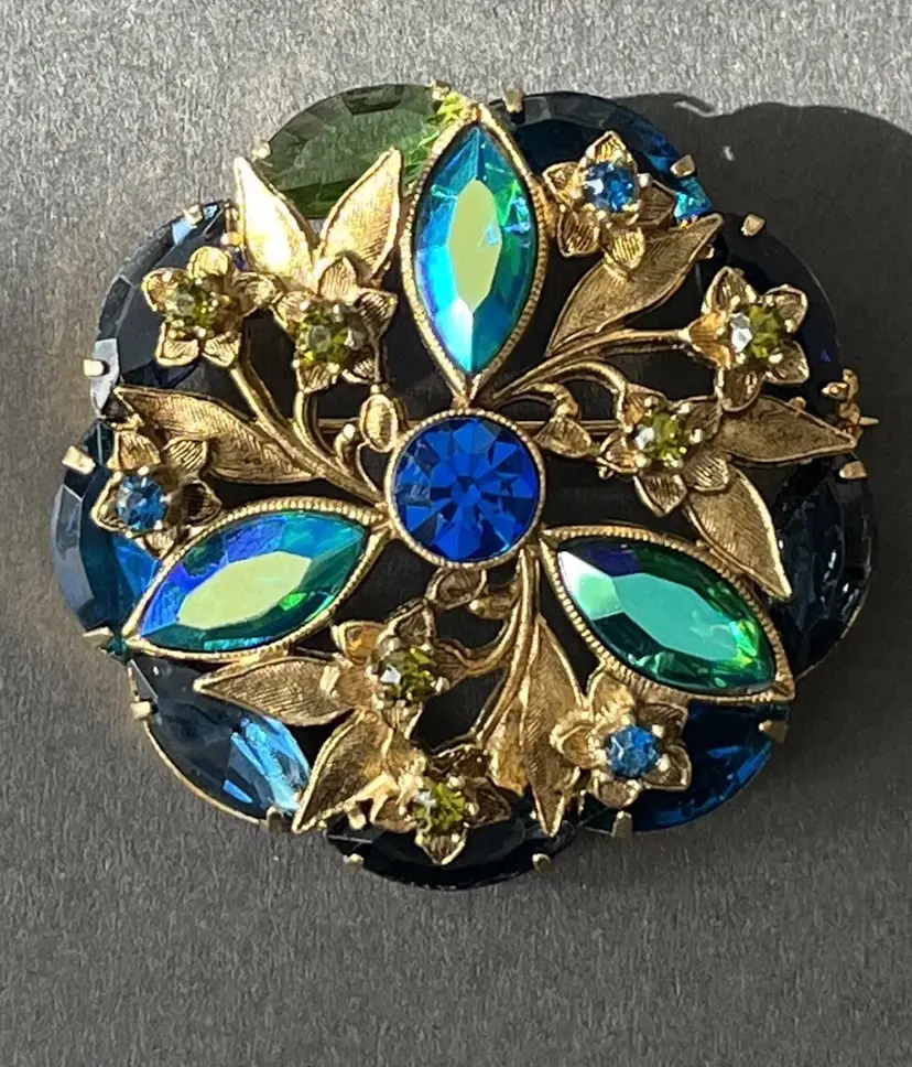 Vintage Gorgeous Blue Green AB Rhinestone Brooch Gold Tone Medallion Floral