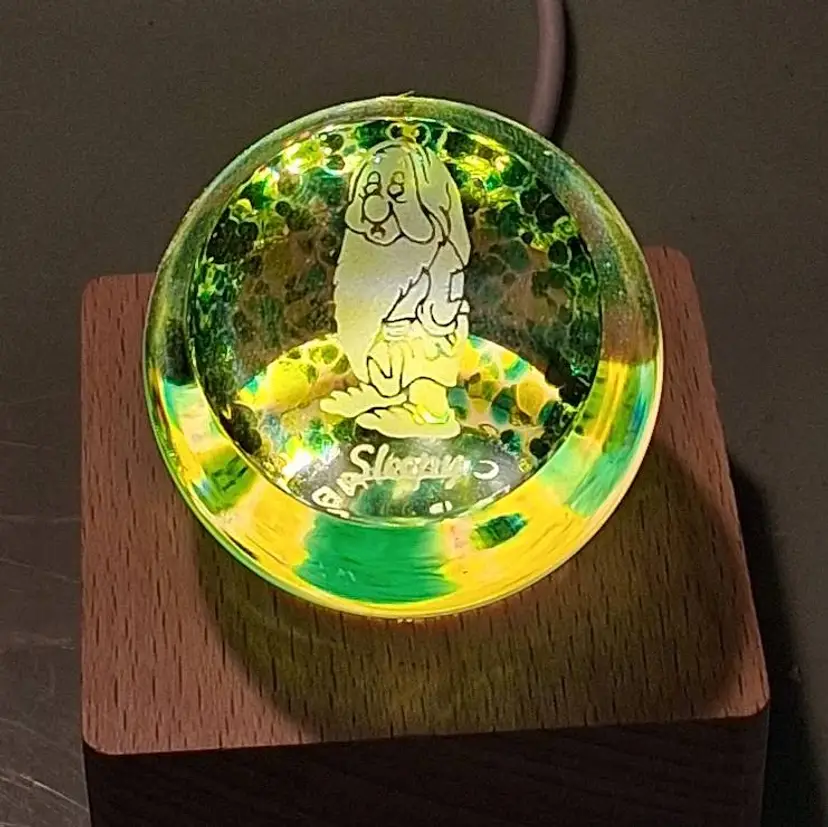 Caithness, Scotland NEW IN BOX, DISNEY SLEEPY Paperweight, Snow White