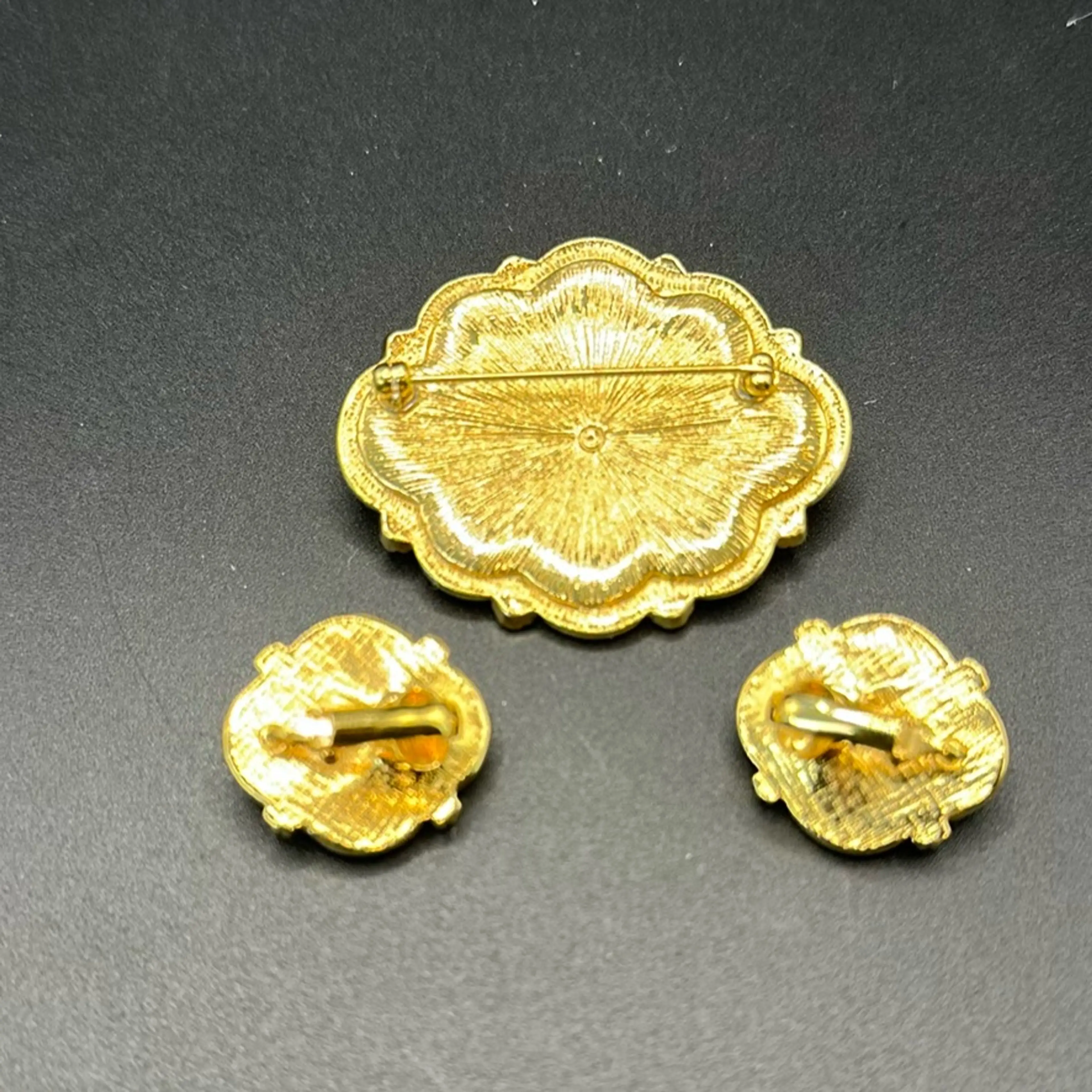 Image 2 of 2