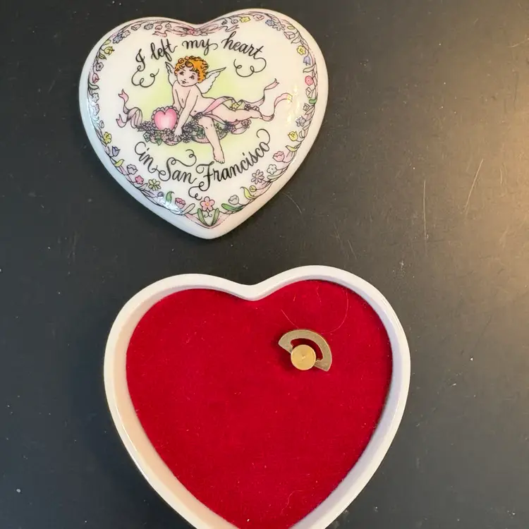 Heart Shaped Music Box, By Franklin Proclaim