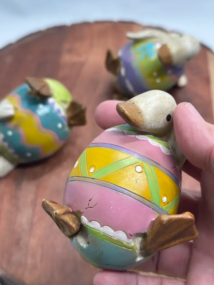Vintage Resin Duck Hatchlings Set Of 3 Painted Cracked Eggs Tumbling Whimsical