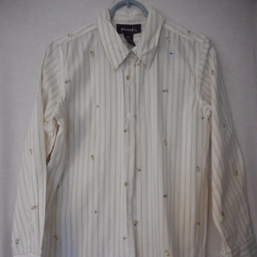 Size S Denim & Co White Tan Striped butterfly and flowers Embroidered Blouse