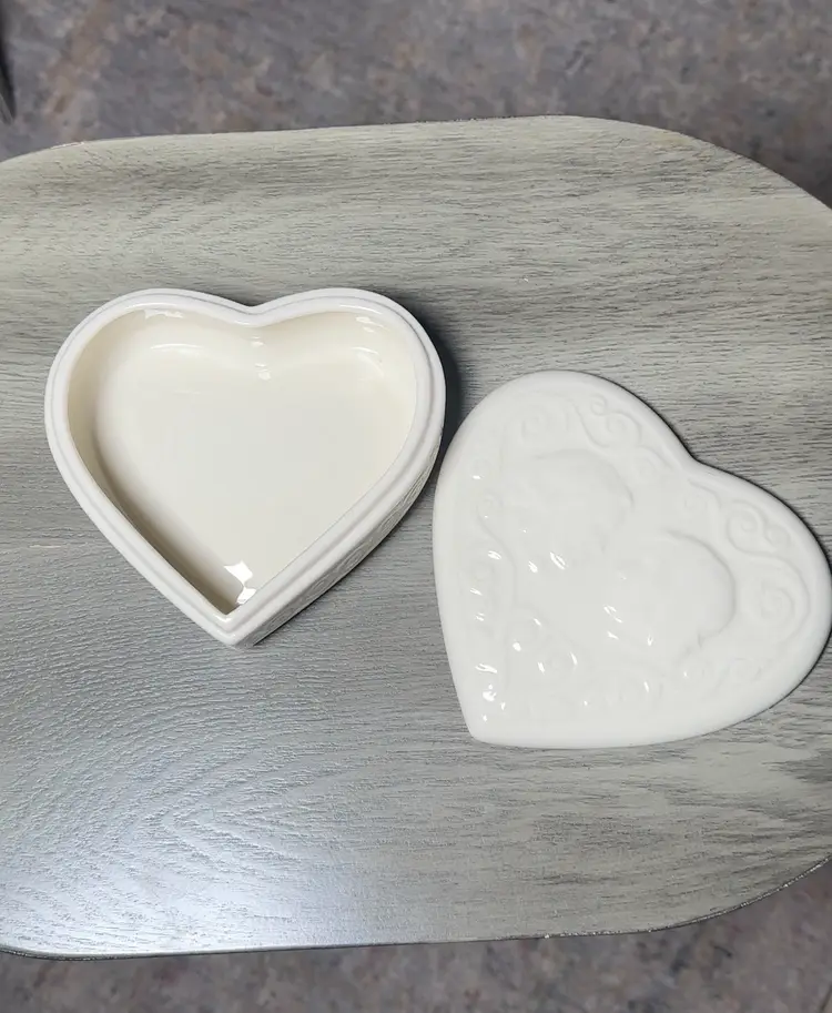 Lenox Special USA Romeo And Juliet Relief Jewelry Trinket Box Heart Shaped