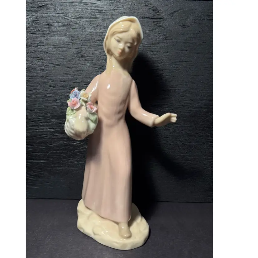 Rare Hand-Signed Early Lladró / Zaphir Figurine – Vintage 7.75" Girl with Rose Basket – Authentic Spanish Porcelain
