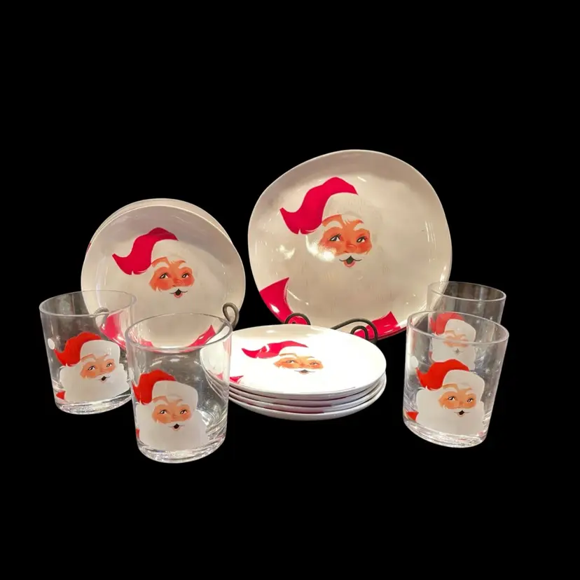 #01 Christmas Target Threshold (2017)Melamine Retro Santa Plates (12) Cups (4)