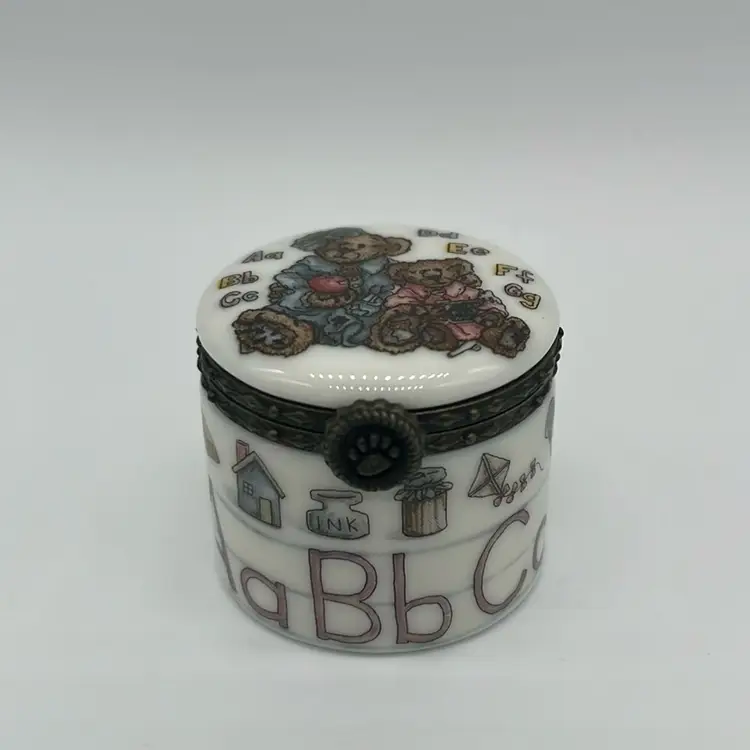 Boyds Bears and Friends. Le Bearmoge  Porcelain Trinket Box 1.5"
