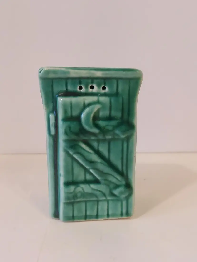 Ceramic Outhouse Single Shaker