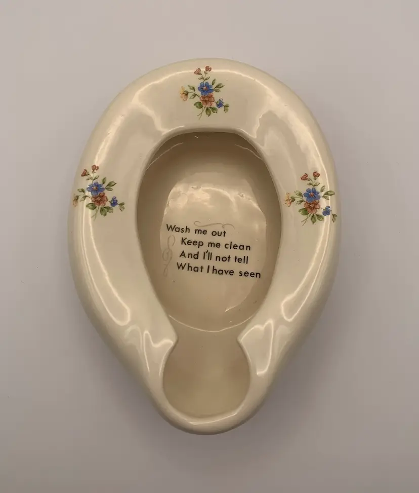 Vtg 1979 Bedpan Ashtray Or Trinket Dish Ceramic “ Wash Me Out Keep Me Clean And I’ll Not Tell What I Have Seen”