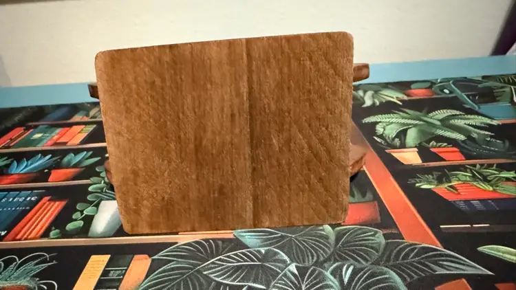 Vintage Scalloped Edge Wood Napkin or Letter Holder 4 3/4”w (outer base) x 3 3/8”h 
Interior: 6 5/8”w