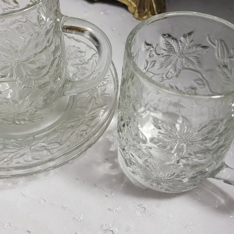 A set of 2 Princess House "Fantasia cups and saucers