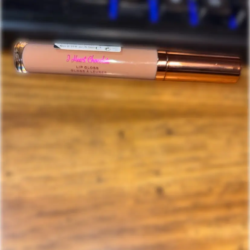 I 🩷 Revolution, Lip Gloss In The Shade Honeycomb