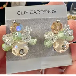 E-023 Vintage VENDÔME Silver-Tone Glass Cluster Bead Clip-On Earrings