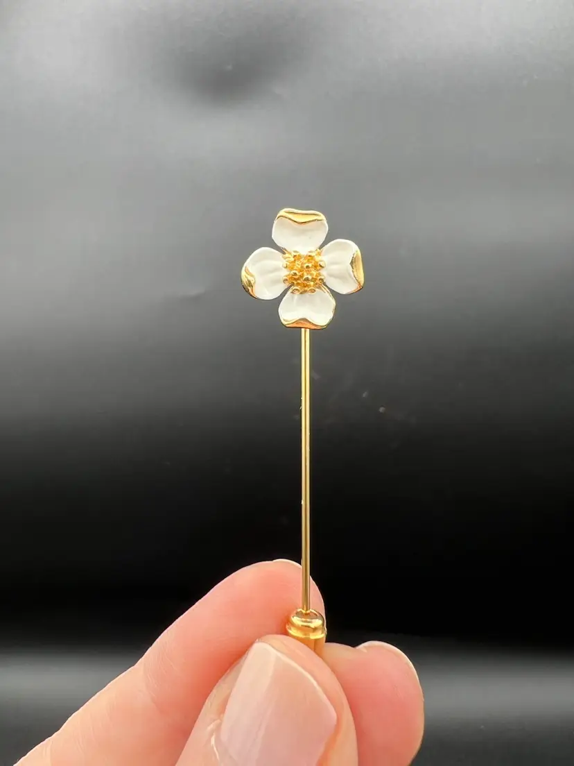 Trifari Dogwood Flower Stick Pin