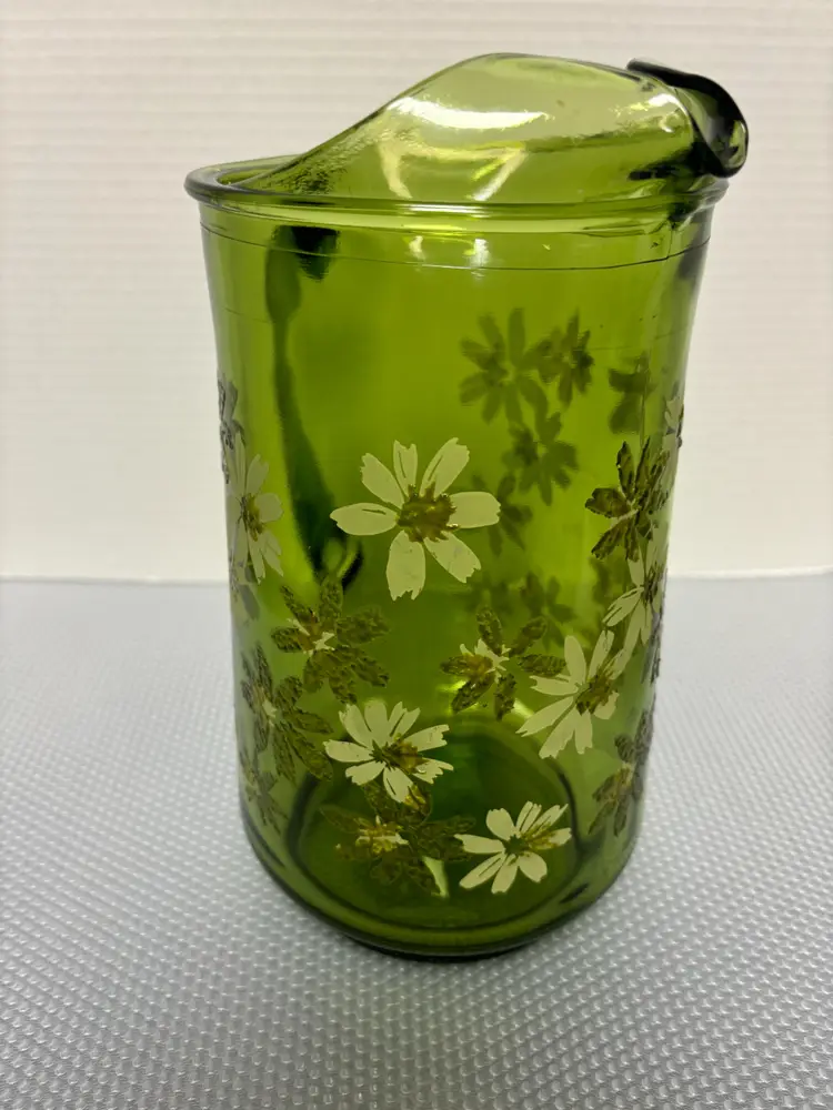 Large Green Daisy Pitcher - 1960's Flower, Retro Floral Avocado Green