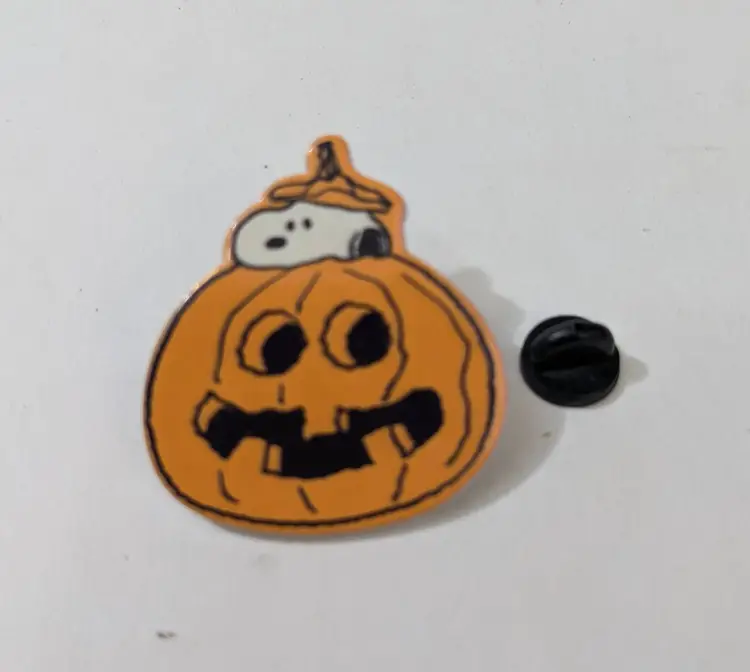 Peanuts: Snoopy Limited Edition Halloween Pumpkin Pin #8