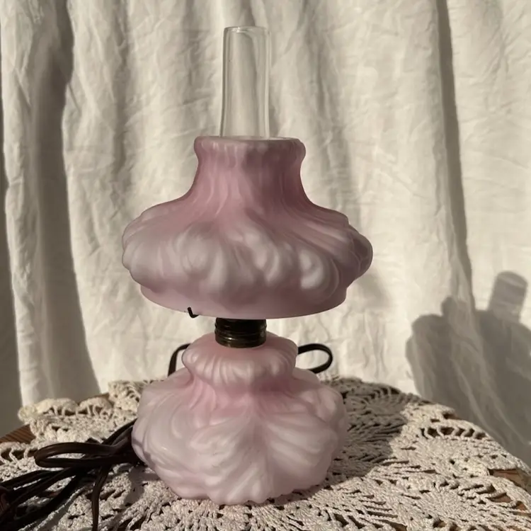 VINTAGE FENTON FOR LG WRIGHT PINK SATIN CASED GLASS ELECTRIFIED OIL LAMP “PLUME”