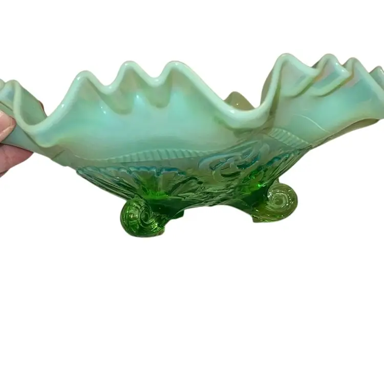 Antique Green Opalescent Jefferson Glass Ruffles & Rings Bowl 9”