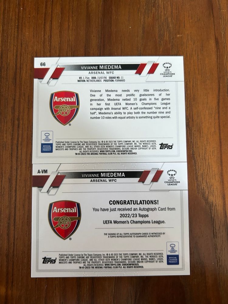 22/23 Topps Chrome UEFA Women's Champions League Vivianne Miedema auto AND base card set