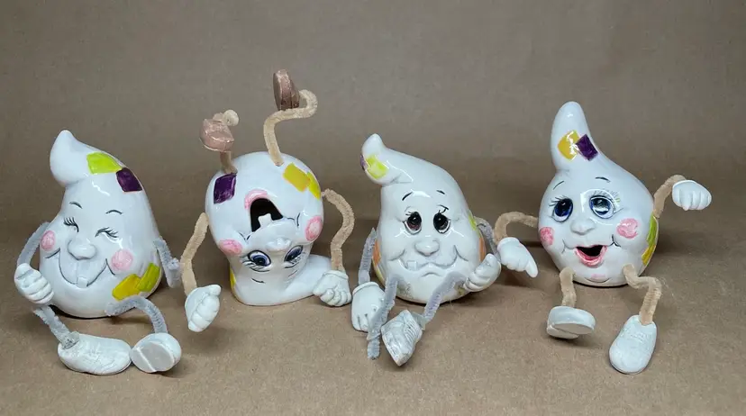 Halloween Silly Anthropomorphic Ceramic Tear Drop Ghosts - Read for call outs.