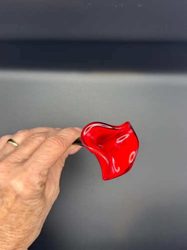 Glass Red Flower w/Green Stem 8”