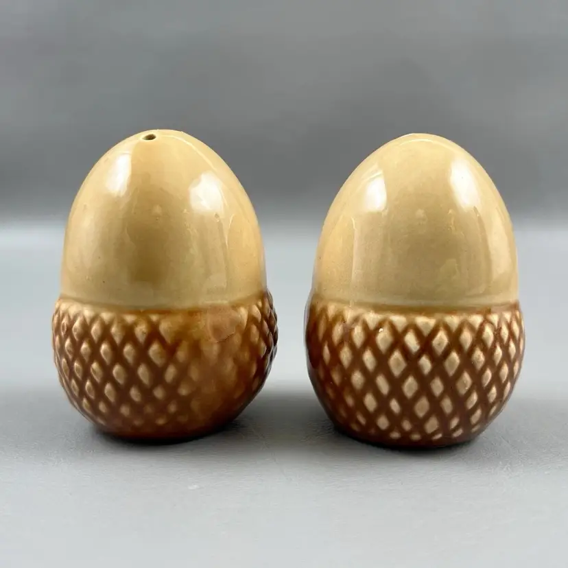 Vintage Acorn 2.75" Ceramic Salt And Pepper Shakers CHIPPED Nuts Fall Decor