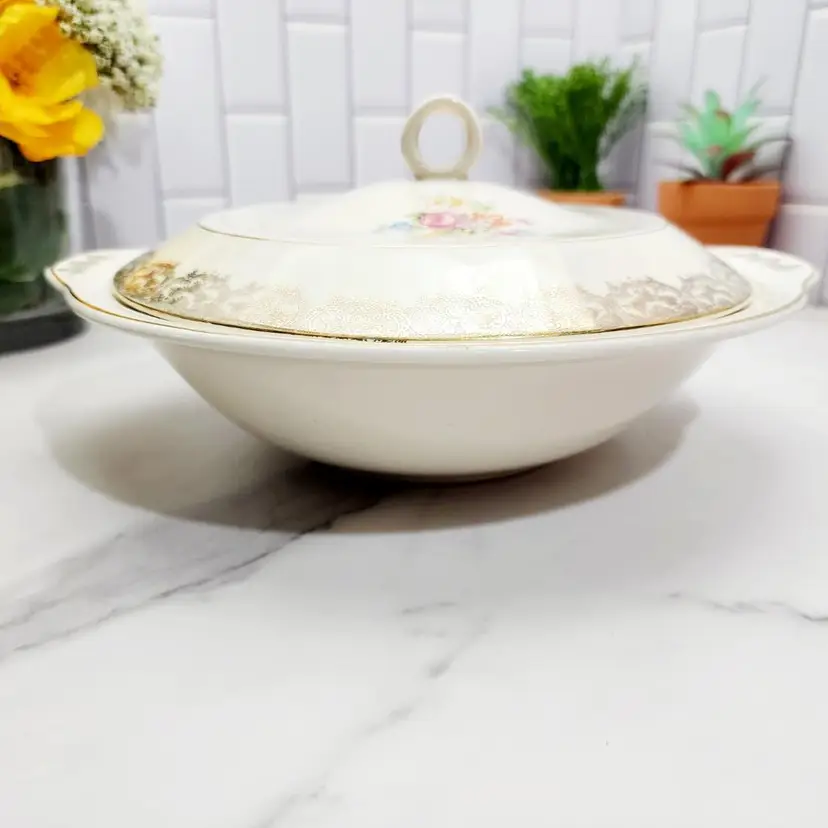 Vintage  Round Covered Vegetable PCP9
by Paden City, USA