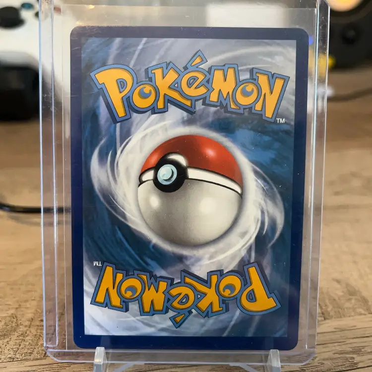 Drapion V card, number 106/185 from the Vivid Voltage set