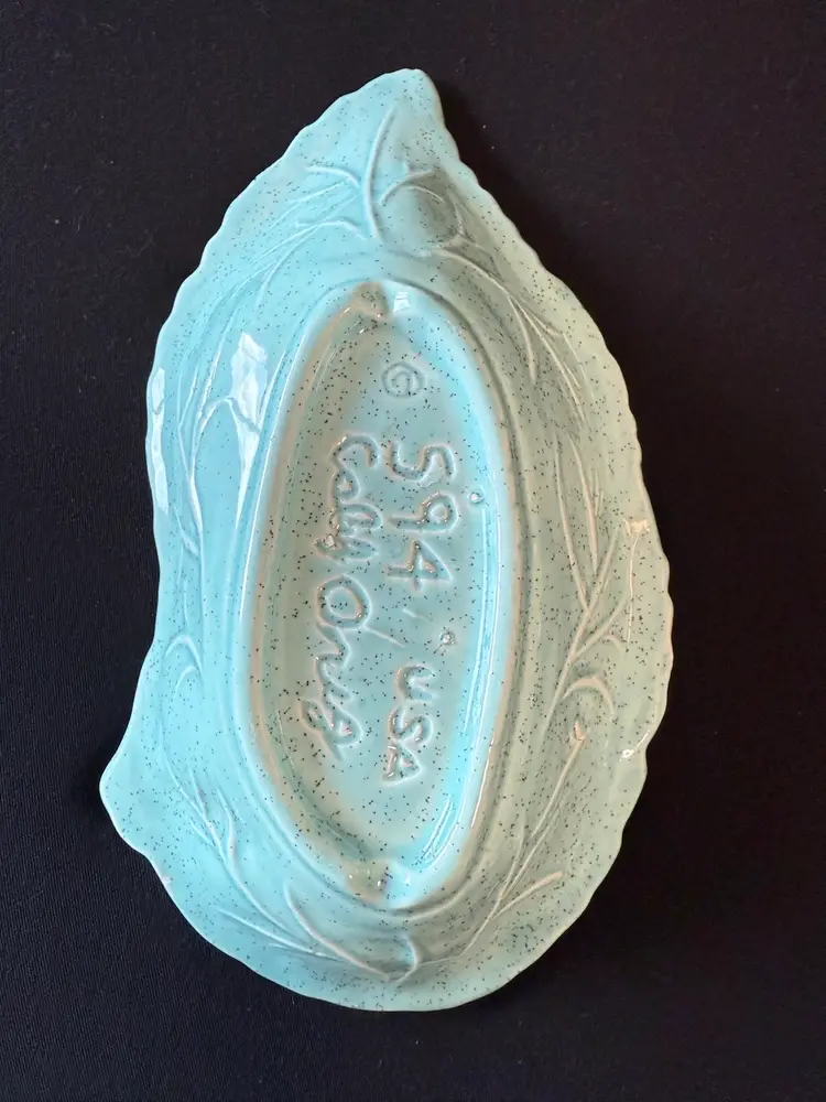 California Originals Delicate Teal Leaf Trinket Dish #594, USA Made, Guilted (Golden Edges)