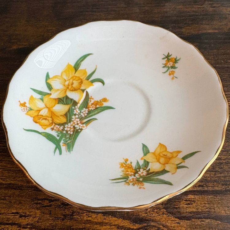 Royal Vale Bone China Replacement Saucer Yellow Daffodils Vintage Gold Trim