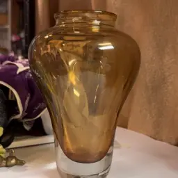 RH Johnson 1983 Glass Vase